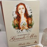 O Anúario da grande mãe: Guia prático de rituais para celebrar a Deusa