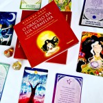 Oráculo da Lua Vermelha (caixa + Livro + 41 Cartas)