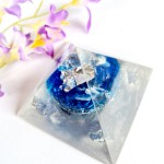 Orgonite Pirâmide da Proteção do Arcanjo Miguel  (Cianita Azul)